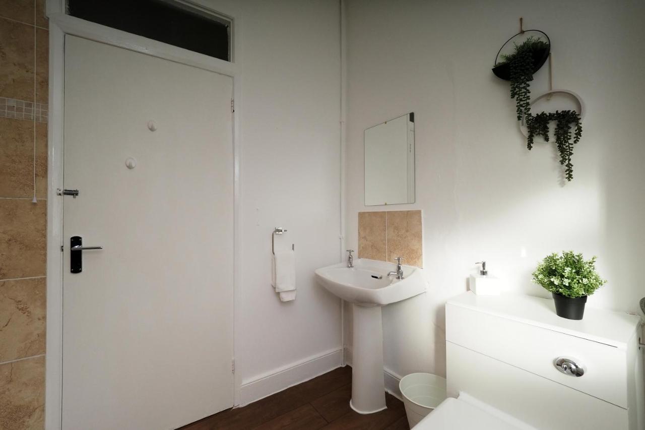 Home In Wellesbourne - Contractors - Families - Reduced Rates Eksteriør bilde